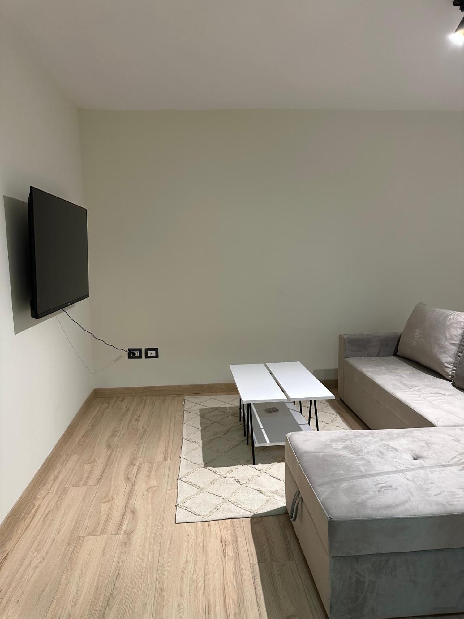 White Apartment, In The Center Of Tirana Exterior photo